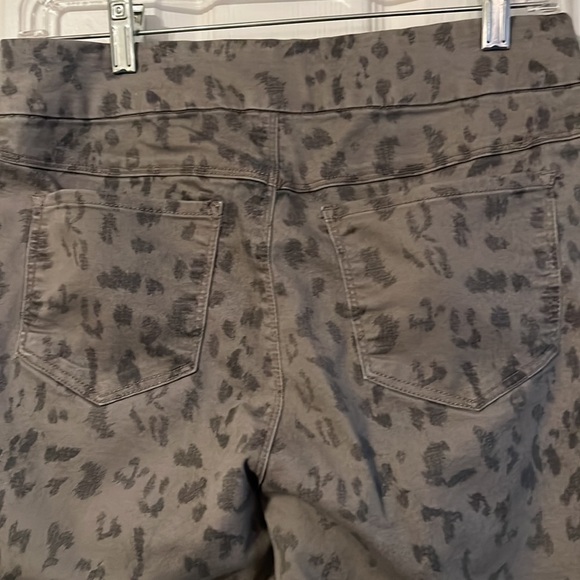 Animal Print Jeggings - Size 6 - Picture 3 of 4